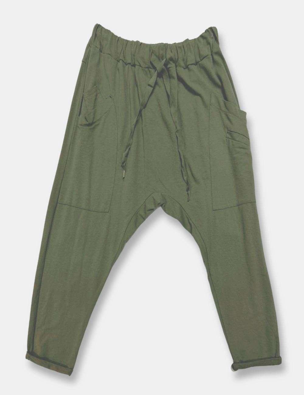 Pantalones baggy color verde caqui, con bolsillos en los costados y cordón de ajuste y cierre, para mujer de talla curvy.