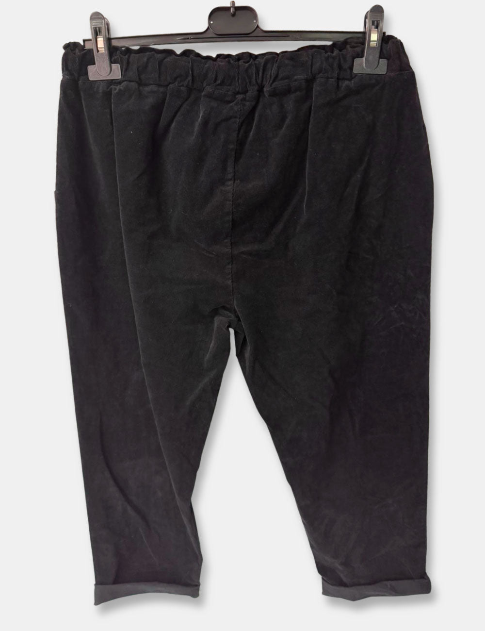 Pantalones de pana color negro, con cordón ajustable y bolsillos de talla curvy para mujer.