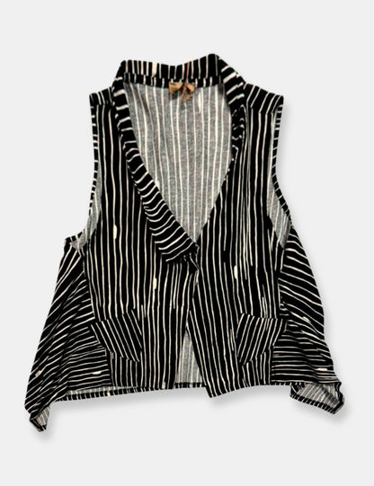 Chaleco asimétrico de rayas blancas y negras, bolsillos y cierre con botón para mujer de talla grande.
